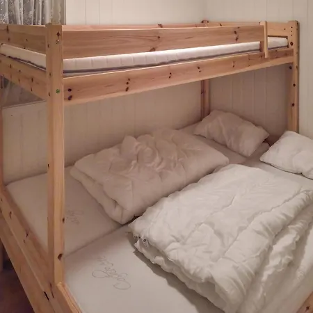 Holiday home 3 Bedroom Pet Friendly In