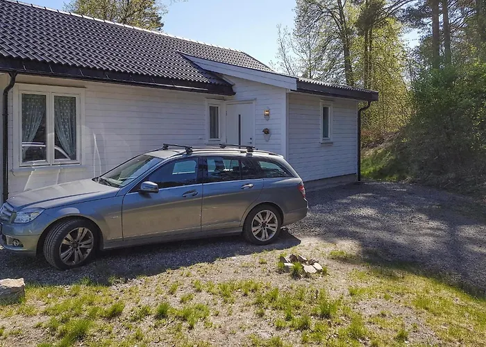 3 Bedroom Pet Friendly In *